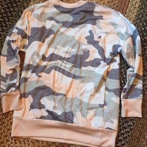 Camo sweatshirt NWOT